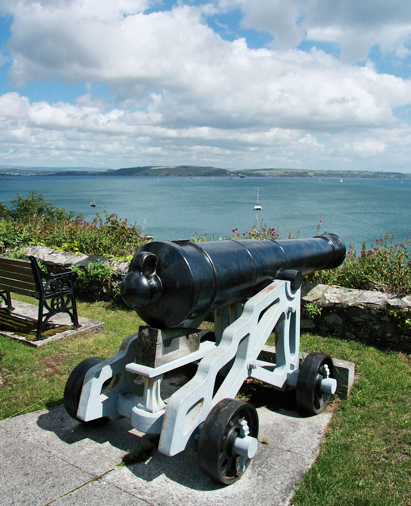 cawsand_gun