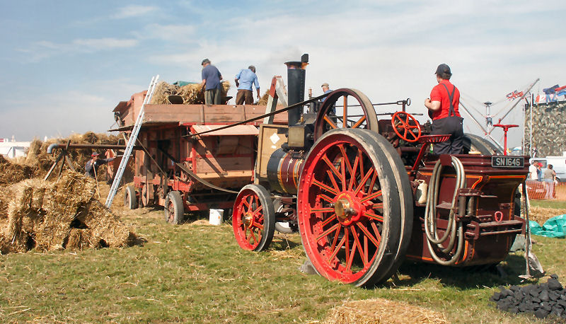 Steam threshing: Great Dorset Steam Working 2005